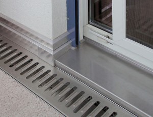 picture 1:Sicher & leicht zu montieren: das perfekte Wandanschluss-System Solinet® Aluminiumprofile (von: dani alu GmbH)