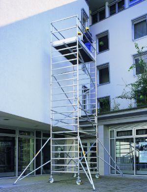 Aluminium-Dachleitern von der Günzburger Steigtechnik bieten Sicherheit in zahlreichen Ausführungen (von: GÜNZBURGER STEIGTECHNIK GMBH)